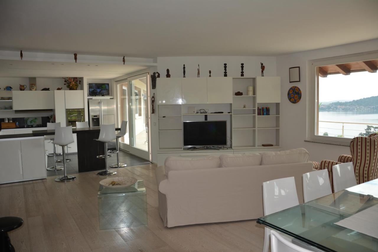 Appartement Il Girasole à Meina Chambre photo